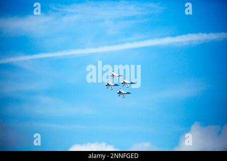 Sioux Falls, SD, USA August 17, 2019 Air Show with the US Air Force F16C Fighting Falcons, Thunderbirds, horizontal Stock Photo
