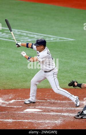 ST. PETERSBURG, FL - APRIL 09: Brett Gardner (11) of the Yankees hustles  over towards third base during the regular season game between the New York  Yankees and Tampa Bay Rays on