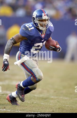 New York Giants Tiki Barber exchanges words with brother Ronde Barber after  the game at Giants Stadium in East Rutherford, New Jersey on October 29,  2006. The New York Giants defeated the