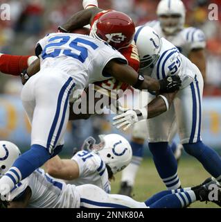 31 OCTOBER 2004: Chiefs Priest Holmes (31) in Kansas City Chiefs win 45-35  over the Indianapolis Colts at Arrowhead Stadium in Kansas City, MO. on  October 31, 2004. (Icon Sportswire via AP Images Stock Photo - Alamy