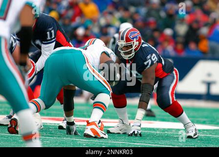 8 Dec 2002: Ruben Brown of the Buffalo Bills during the Bills 27-17 loss to  the New England Patriots at Gillette Stadium in Foxborough, MA. Mandatory  Credit: Icon Sports Media (Icon Sportswire