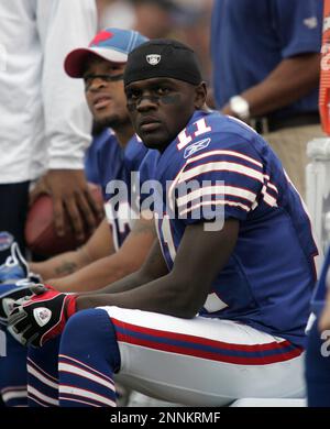 21 September 2008: Buffalo Bills' running back Marshawn Lynch rushes for  yardage in the first quarter against the Oakland Raiders at Ralph Wilson  Stadium in Orchard Park, NY. The Bills defeated the