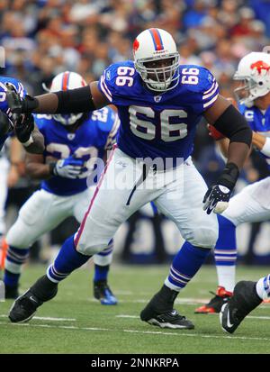 21 September 2008: Buffalo Bills running back Marshawn Lynch runs against  the Oakland Raiders at the