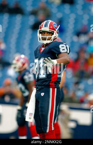 1 Dec 2002: Peerless Price of the Buffalo Bills during the Bills 38-21  victory over the Miami Dolphins at Ralph Wilson Stadium in Buffalo, NY.  Mandatory Credit: Jerome Davis/Icon SMI (Icon Sportswire