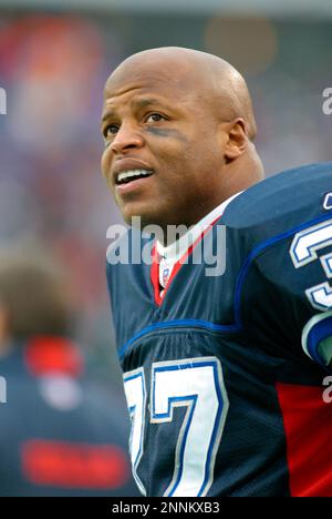 3 Nov 2002: Larry Centers of the Buffalo Bills during the Bills 38-7 loss  to the New England Patriots at Ralph Wilson Stadium in Buffalo, NY.  Mandatory Credit: Jerome Davis/Icon SMI (Icon