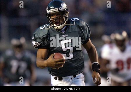 19 Jan 2002: Donovan McNabb of the Philadelphia Eagles during the Eagles  33-19 victory over the Chicago Bears in an NFC Divisional Playoff game at  Soldier Field in Chicago, Illinois. (Icon Sportswire