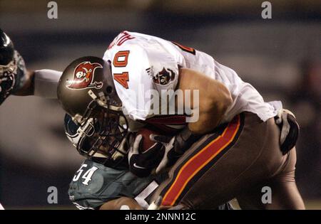 Mike Alstott And Vacation Man Spar -  - Tampa Bay