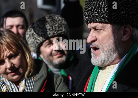 Brussels, Brussels Capital Region, Belgium. 25th Feb, 2023. Prime Minister of the government-in-exile of the Chechen Republic of Ichkeria Akhmed Zakaiev takes part in a demonstration in occasion of the one-year anniversary of Russia's invasion of Ukraine in Brussels, Belgium, February 25, 2023. (Credit Image: © Valeria Mongelli/ZUMA Press Wire) EDITORIAL USAGE ONLY! Not for Commercial USAGE! Credit: ZUMA Press, Inc./Alamy Live News Stock Photo