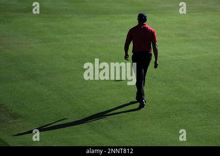 https://l450v.alamy.com/450v/2nnt812/june-15-2008-san-diego-catiger-woods-usa-on-the-fairway-of-the-16th-hole-sunday-during-the-final-round-of-the-us-open-at-the-torrey-pines-golf-course-in-la-jolla-california-louis-lopez-cal-sport-mediacredit-image-louis-lopezcsm-via-zuma-wire-cal-sport-media-via-ap-images-2nnt812.jpg