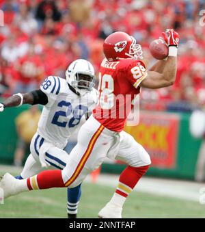 31 OCTOBER 2004: Chiefs Priest Holmes (31) in Kansas City Chiefs win 45-35  over the Indianapolis Colts at Arrowhead Stadium in Kansas City, MO. on  October 31, 2004. (Icon Sportswire via AP Images Stock Photo - Alamy