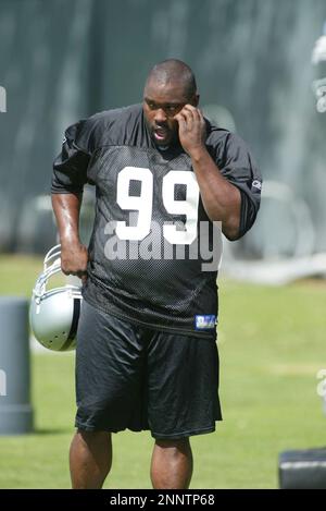 30 April 2004: Warren Sapp in action during Raiders' mini camp at Raiders'  facility in Oakland, California. (Icon Sportswire via AP Images Stock Photo  - Alamy