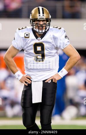 November 29, 2018: New Orleans Saints quarterback Drew Brees #9 under  center during a Thursday Night Football NFL game between the New Orleans  Saints and the Dallas Cowboys at AT&T Stadium in