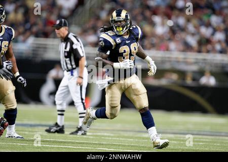 Dec 12, 2010: St. Louis Rams running back Steven Jackson (39) runs