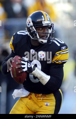 29 Sept 2002: Kordell Stewart of the Pittsburgh Steelers during the Steelers  16-13 victory over the Cleveland Browns at Heinz Field in Pittsburgh, PA.  (Icon Sportswire via AP Images Stock Photo - Alamy