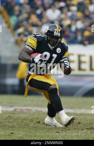 15 Dec 2002: Amos Zereoue of the Pittsburgh Steelers during the ...