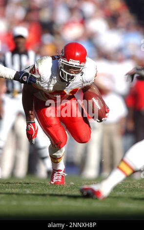 30 November 2003. Priest Holmes of the Kansas City Chiefs during the Chiefs  28-24 win over the San Diego Chargers. Qualcomm Stadium, San Diego, CA.  (Icon Sportswire via AP Images Stock Photo - Alamy