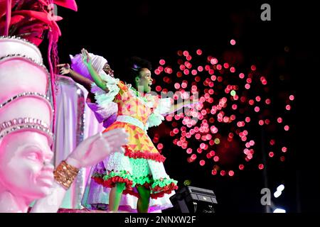 Rio De Janeiro, Brazil. 26th Feb, 2023. RJ - Rio de Janeiro - 02/25/2023 - CARNIVAL RIO 2023, CHAMPIONS PARADE - Members of the Mangueira Samba School during a presentation in the parade of the champions of the special group of Rio de Janeiro at the Marques de Sapucai Sambadrome this Saturday (25). Photo: Thiago Ribeiro/AGIF/Sipa USA Credit: Sipa USA/Alamy Live News Stock Photo