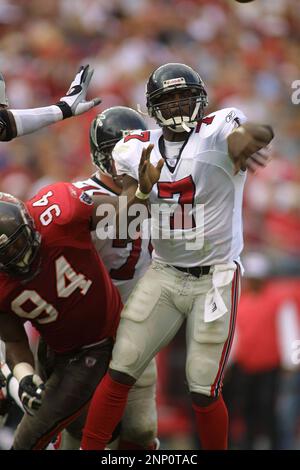 Tampa Bay contains Vick, batters Falcons