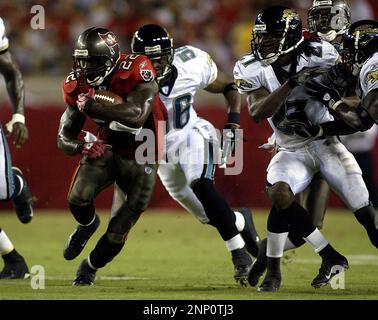 Tampa Bay Buccaneers' wide reciever Thomas Jones (22) tries in