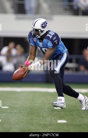 30 December 2007: Tennessee Titans quarterback Vince Young (10) against the  Indianapolis Colts during their NFL game at the RCA Dome in Indianapolis,  Indiana. (Icon Sportswire via AP Images Stock Photo - Alamy