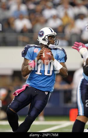 10 October 2010: Former Titans quarterback Vince Young throwing the  football. The Tennessee Titans defeated the Dallas Cowboys 34 to 27 at  Cowboys Stadium in Arlington, Texas. (Icon Sportswire via AP Images Stock  Photo - Alamy