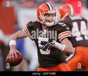 Cleveland Browns quarterback Jeff Garcia (5) throws the ball in