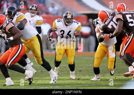 Pittsburgh Steelers Jerome Bettis became the the NFL ninth all-time leading  running back with 12075 yards, late in the fourth quarter at Heinz Feild in  Pittsburgh PA., in the game against the