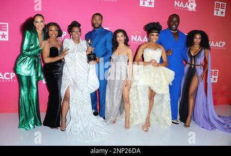 Pasadena, USA. 25th Feb, 2023. Elarica Johnson, Gail Bean, Katori Hall, J. Alphonse Nicholson, Psalms Salazar, Brandee Evans, Nicco Annan, Shannon Thornton arrives at The 54th NAACP Image Awards Press Room, held at The Pasadena Civic Auditorium in Pasadena, CA on Saturday, February 25, 2023 . (Photo By Juan Pablo Rico/Sipa USA) Credit: Sipa USA/Alamy Live News Stock Photo