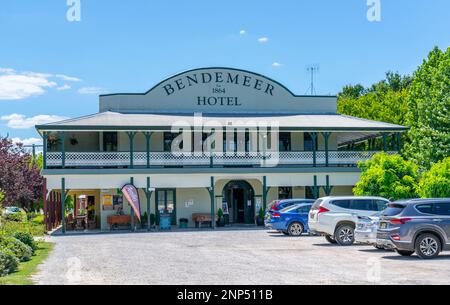 Situated in scenic Bendemeer overlooking the MacDonald River, the