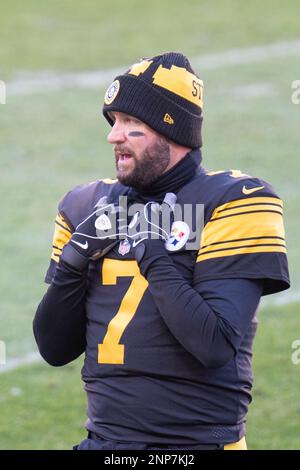 Pittsburgh Steelers offensive tackle Alejandro Villanueva (78) plays in an  NFL football game against the Baltimore Ravens, Sunday, Dec. 10, 2017, in  Pittsburgh. (AP Photo/Don Wright Stock Photo - Alamy