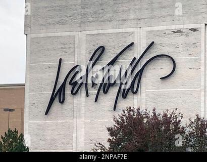 Lord and taylor shopping hi-res stock photography and images - Alamy