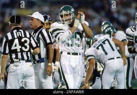 : MARK GASTINEAU NEW YORK JETS 8X10 SPORTS ACTION PHOTO (F) :  Sports & Outdoors