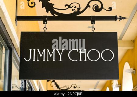 San Marcos, Texas - February 2023: Sign outside a factory outlet store for Jimmy Choo Stock Photo