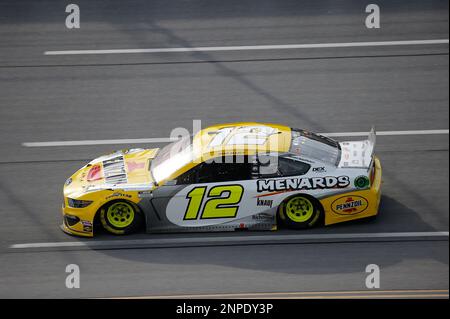 #12: Ryan Blaney, Team Penske, Ford Mustang Menards/Libman During ...