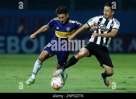 Ivan Piris of Paraguay's Libertad heads the ball during a Copa Libertadores  Group G soccer match against Brazil's Athletico Paranaense at Defensores  del Chaco stadium in Asuncion, Paraguay, Thursday, May 4, 2023. (