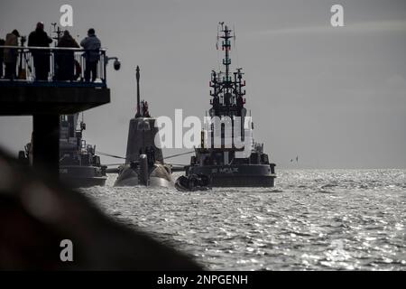 HMS Anson (S123) departing BAE Systems in Barrow-in-Furness (England) on her maiden voyage to Faslane, Scotland. Stock Photo