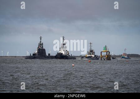 HMS Anson (S123) departing BAE Systems in Barrow-in-Furness (England) on her maiden voyage to Faslane, Scotland. Stock Photo