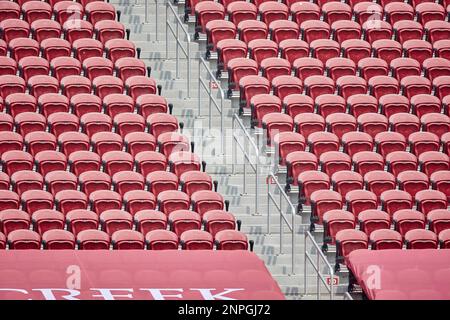 Photos: San Francisco 49ers play Arizona Cardinals in empty stadium