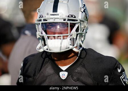 Las Vegas Raiders' Derek Carr practices during NFL football training camp,  Monday, Aug. 1, 2022, in Henderson, Nev. (AP Photo/John Locher Stock Photo  - Alamy