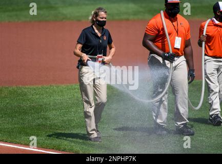 Thanks to Yankee Stadium's Head groundskeeper Danny Cunningham for letting  me help get the field ready this morning! Pretty sure I did…