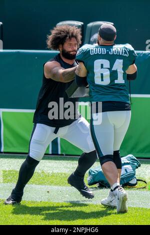 Philadelphia Eagles' Julian Good-Jones, Left, Signs An Autograph For A ...