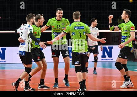 foto's van action menen