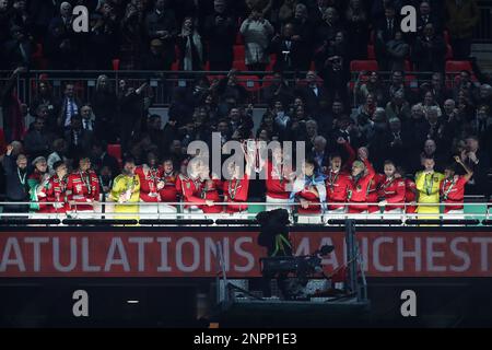 Wembley Stadium, London on Sunday 26th February 2023. Manchester United's players celebrate after lifting the trophy during the Carabao Cup Final between Manchester United and Newcastle United at Wembley Stadium, London on Sunday 26th February 2023. (Photo: Mark Fletcher | MI News) Credit: MI News & Sport /Alamy Live News Stock Photo