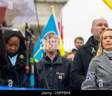 Washington D.C, Washington D.C, USA. 25th Feb, 2023. February 25, 2023: Washington DC: US Diplomat William Taylor, who once served as the top US official in Ukraine, attends a rally on the steps of the Lincoln Memorial in Washington, DC in support of Ukrainian immigrants and refugees protesting on the one year anniversary of Russia's invasion of Ukraine. (Credit Image: © Dominic Gwinn/ZUMA Press Wire) EDITORIAL USAGE ONLY! Not for Commercial USAGE! Stock Photo