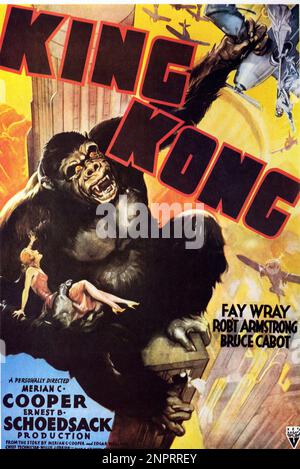 1933 : Fay Wray and  Bruce Cabot  in KING KONG by Merian C. Cooper & Ernest B. Schoedsack , from the novel by Edgar Wallace - CINEMA - FILM - MOVIE  - giant gorilla - scimmia - monkey - triller - MANIFESTO CINEMATOGRAFICO - POSTER - advertising  - RKO ----  Archivio GBB Stock Photo
