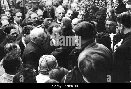 1924 The italian journalist and writer ARNALDO MUSSOLINI