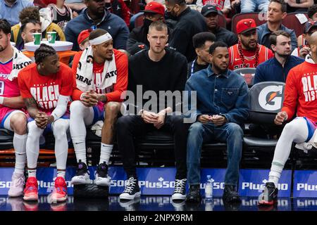 Chicago, USA. 26th Feb, 2023. Kristaps Porzingis (6 Washington Wizards) sits on the bench during the game between the Chicago Bulls and Washington Wizards on Sunday February 26, 2023 at the United Center, Chicago, USA. (NO COMMERCIAL USAGE) (Foto: Shaina Benhiyoun/Sports Press Photo/C - ONE HOUR DEADLINE - ONLY ACTIVATE FTP IF IMAGES LESS THAN ONE HOUR OLD - Alamy) Credit: SPP Sport Press Photo. /Alamy Live News Stock Photo