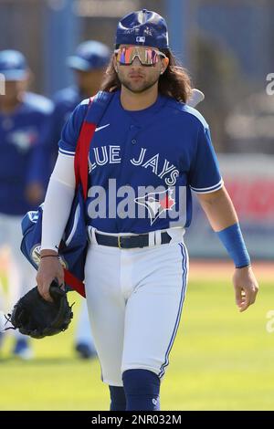 March 18, 2023, Dunedin, FL, The United States: Toronto Blue JaysÃ• Kevin  Kiermaier cools off during a spring training game against the New York  Yankees at TD Ballpark in Dunedin, Fla., Saturday