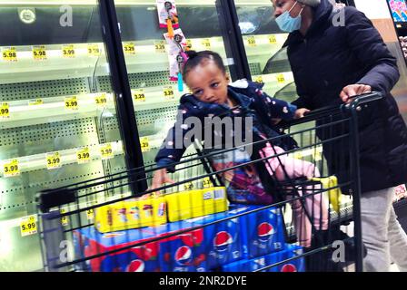 Super Typhoon Saola: Hong Kong shoppers strip supermarket shelves