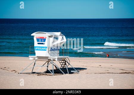 SYDNEY, AUSTRALIA - APRIL 21: Lifeguard hut at an empty Bondi Beach except for one person breaking the rule due to COVID-19 on 21 April, 2020 in Sydney, Australia. (Photo by Speed Media/Icon Sportswire) (Icon Sportswire via AP Images)